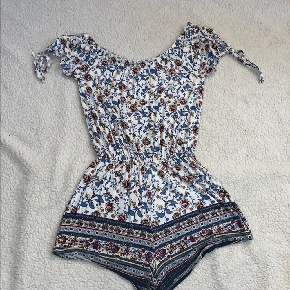 NEVER WORN!!! Floral romper!!!